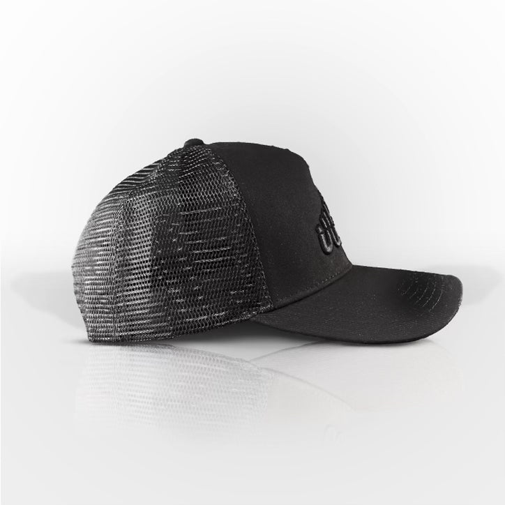 UUNO Logo Hat - Black and Black